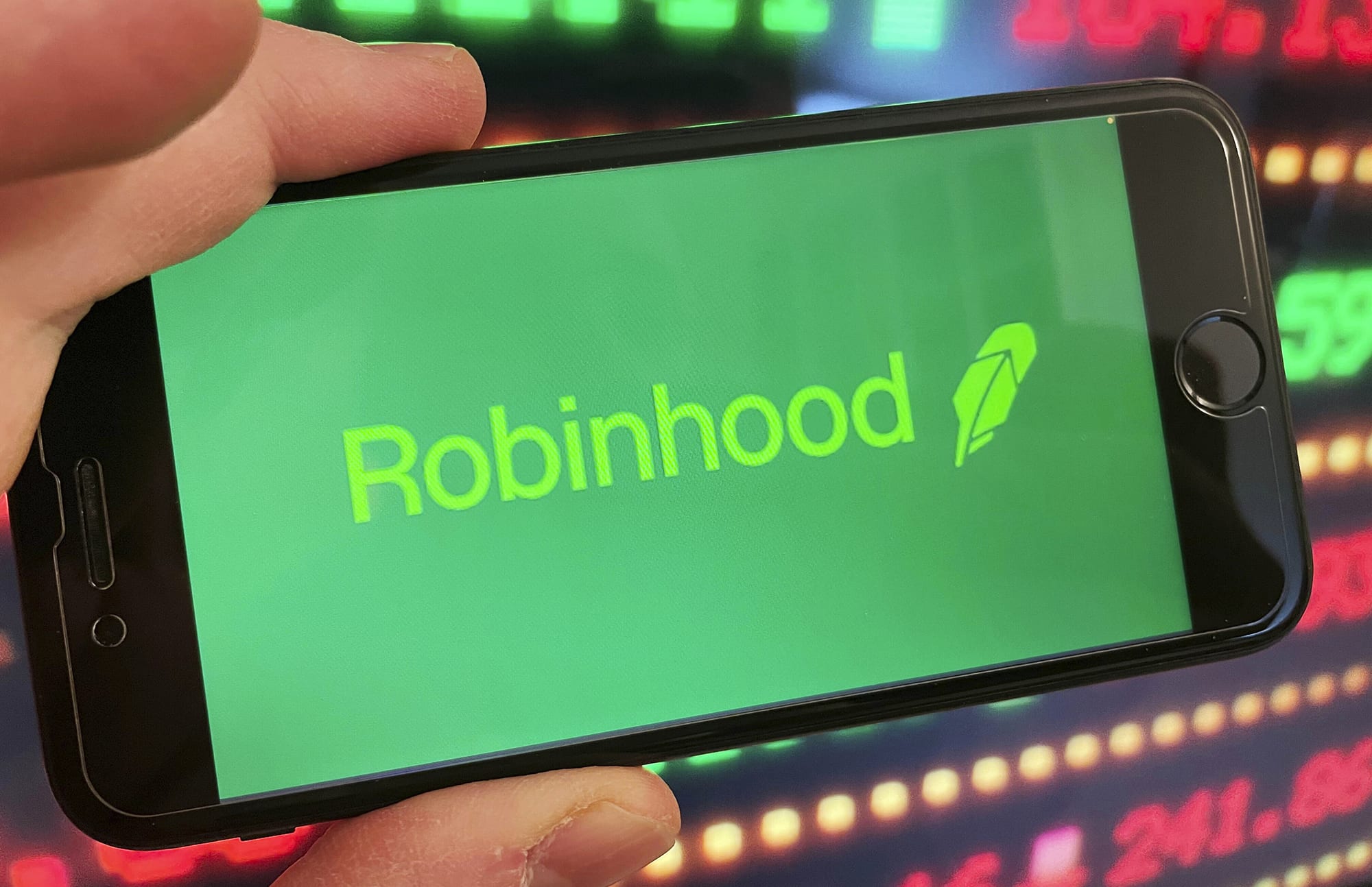 How Robinhood's trading app spurs investors' herding instincts