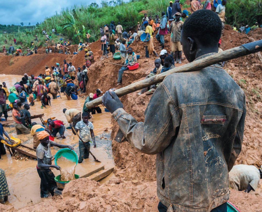 Artisanal gold miners near Iga Barri re, Ituri Province, Democratic Republic of Congo.