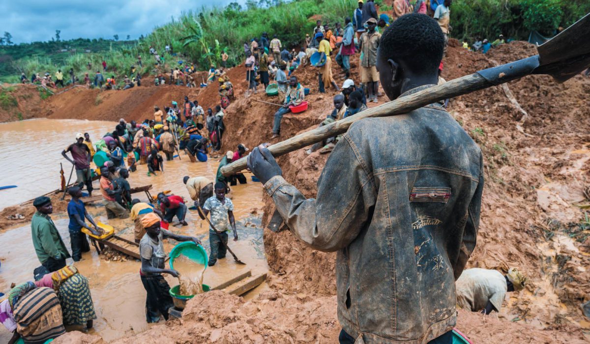 Artisanal gold miners near Iga Barri re, Ituri Province, Democratic Republic of Congo.