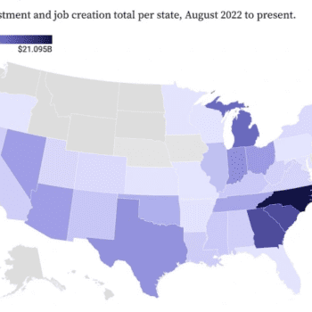 Map of the United States plus color legend showing the "project, investment and job creation total per state, August 2022 to present".